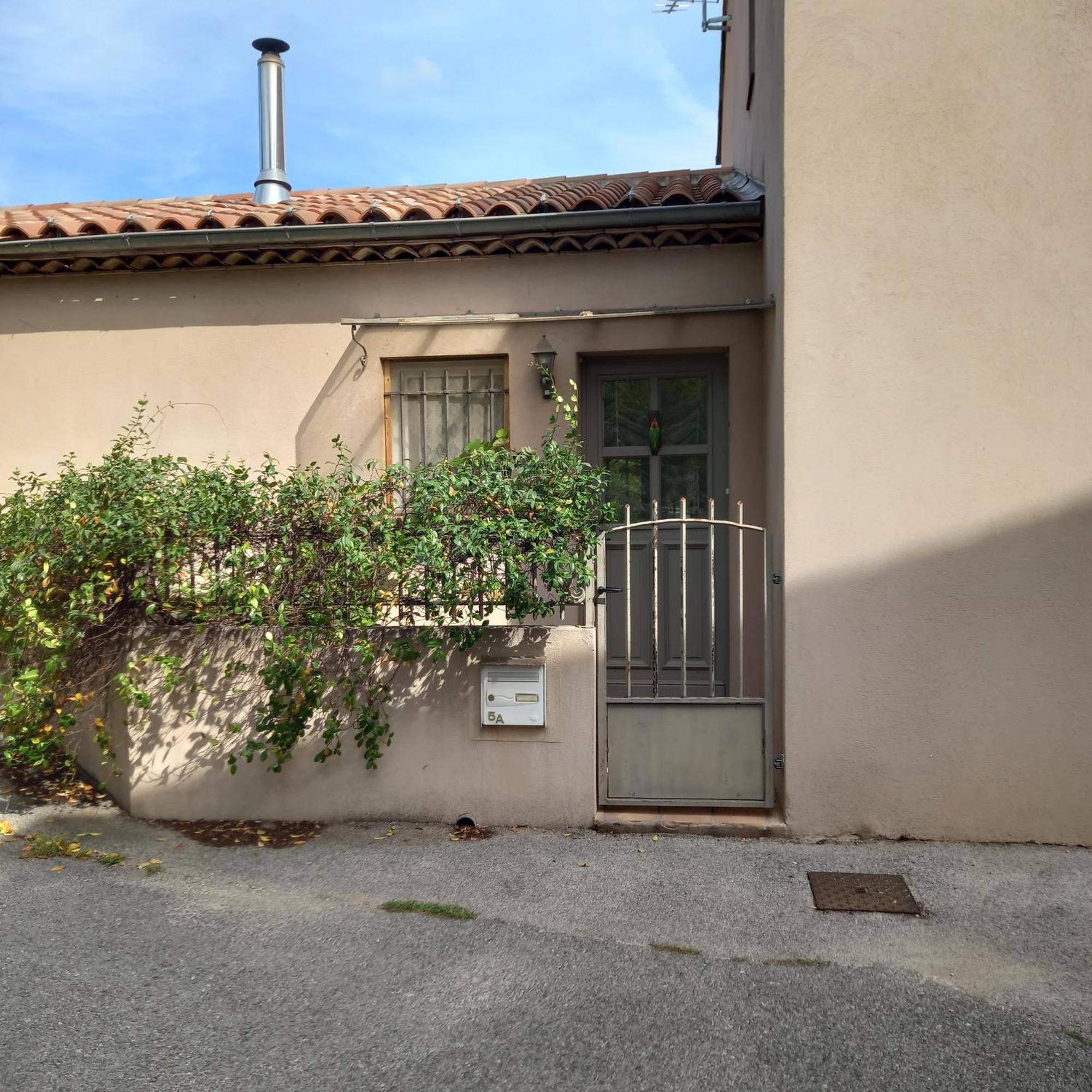 Appartement A 15 Minutes De Hyeres Et Ses Plages Sollies-Ville Exterior photo